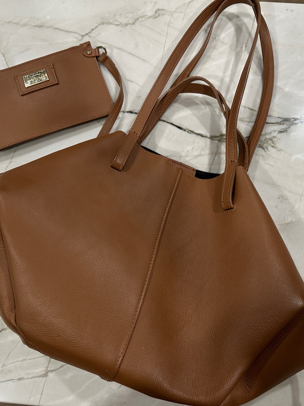 Classic Women’s Tote Bag in Cognac Brown